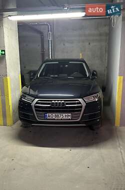Внедорожник / Кроссовер Audi Q5 2017 в 