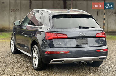 Внедорожник / Кроссовер Audi Q5 2017 в 