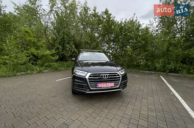 Внедорожник / Кроссовер Audi Q5 2017 в 