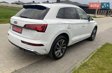 Позашляховик / Кросовер Audi Q5 2021 в 