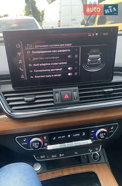 Позашляховик / Кросовер Audi Q5 2021 в 