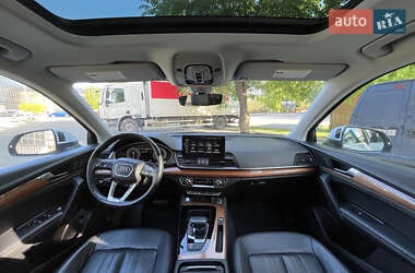 Позашляховик / Кросовер Audi Q5 2021 в 