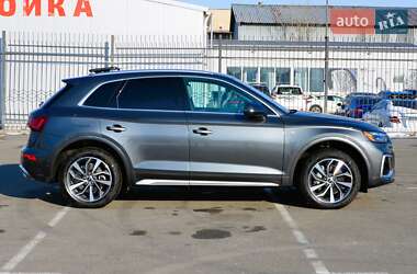 Внедорожник / Кроссовер Audi Q5 2022 в 