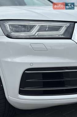 Внедорожник / Кроссовер Audi Q5 2018 в 