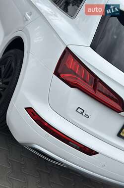 Внедорожник / Кроссовер Audi Q5 2018 в 