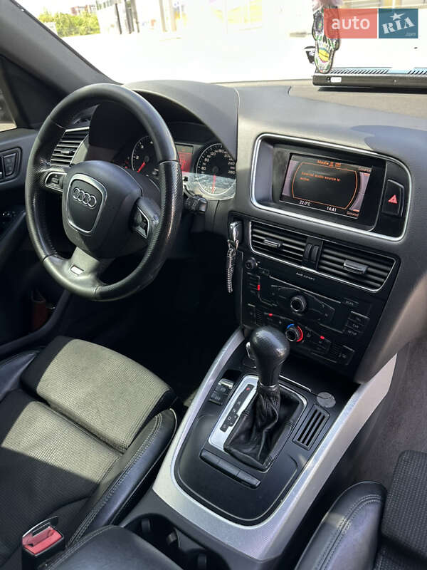 Внедорожник / Кроссовер Audi Q5 2009 в Днепре