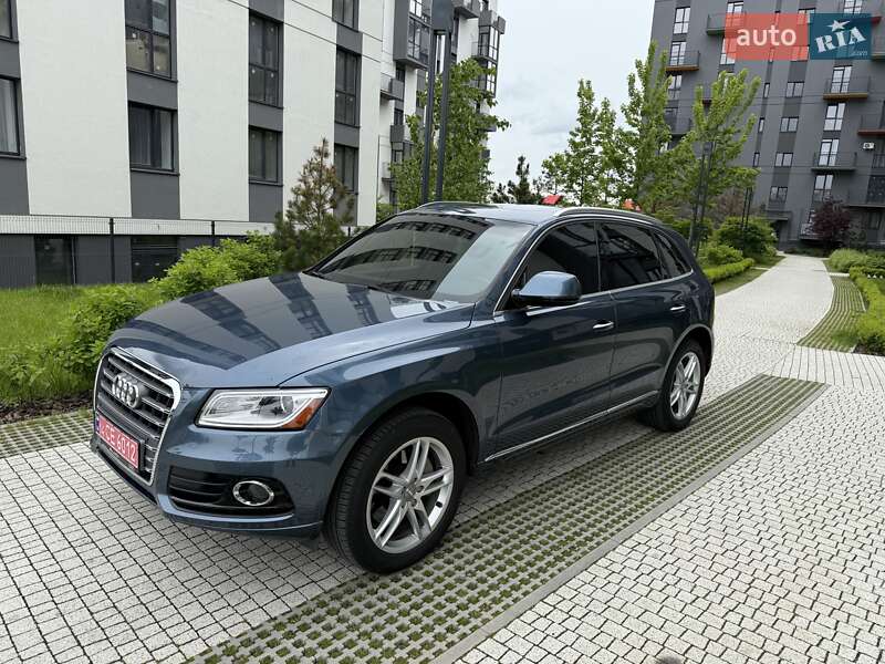 Внедорожник / Кроссовер Audi Q5 2015 в 