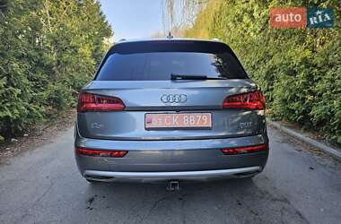 Внедорожник / Кроссовер Audi Q5 2017 в 