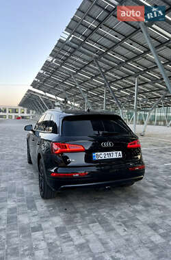 Внедорожник / Кроссовер Audi Q5 2019 в 