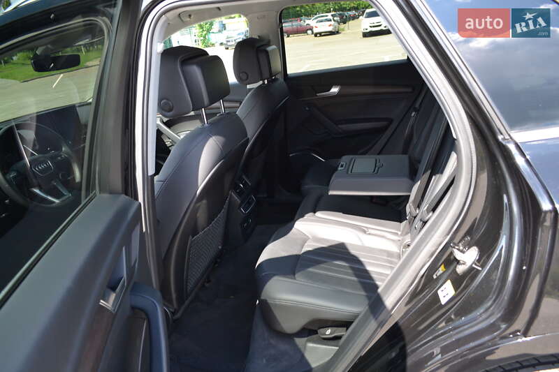 Внедорожник / Кроссовер Audi Q5 2023 в Киеве