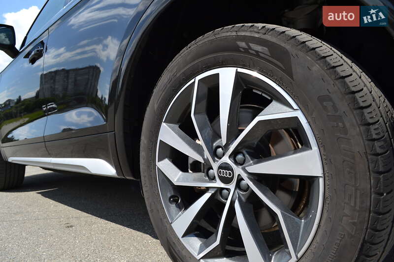 Внедорожник / Кроссовер Audi Q5 2023 в Киеве