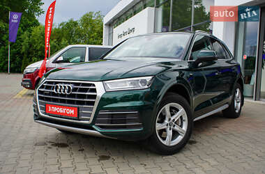Внедорожник / Кроссовер Audi Q5 2017 в 