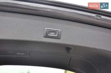 Внедорожник / Кроссовер Audi Q5 2016 в 