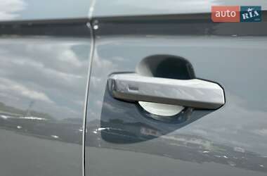 Внедорожник / Кроссовер Audi Q5 2022 в 
