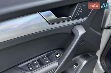 Внедорожник / Кроссовер Audi Q5 2022 в 