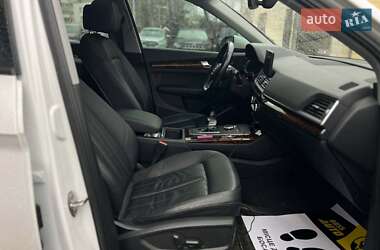 Внедорожник / Кроссовер Audi Q5 2017 в 