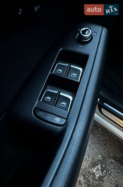 Внедорожник / Кроссовер Audi Q5 2012 в 