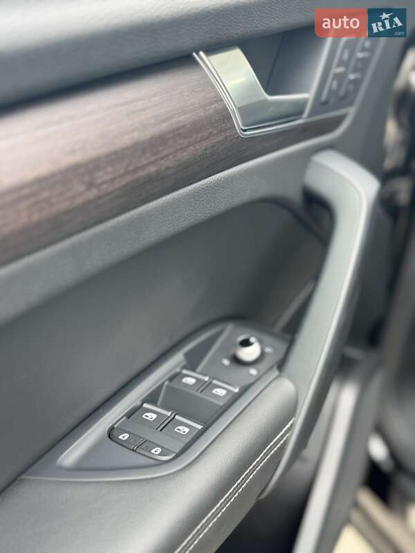 Внедорожник / Кроссовер Audi Q5 2021 в Львове