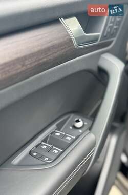 Внедорожник / Кроссовер Audi Q5 2021 в 