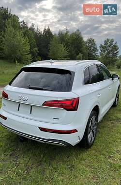 Внедорожник / Кроссовер Audi Q5 2021 в 