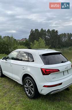 Внедорожник / Кроссовер Audi Q5 2021 в 