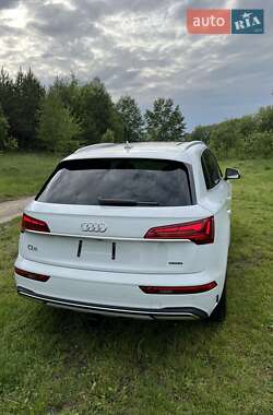 Внедорожник / Кроссовер Audi Q5 2021 в 