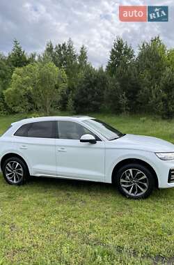 Внедорожник / Кроссовер Audi Q5 2021 в 