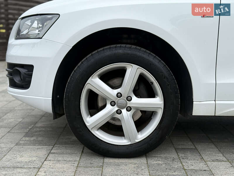 Внедорожник / Кроссовер Audi Q5 2012 в Тячеве