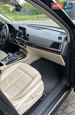 Внедорожник / Кроссовер Audi Q5 2017 в 
