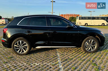 Внедорожник / Кроссовер Audi Q5 2021 в 