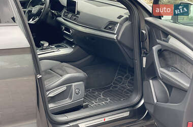 Внедорожник / Кроссовер Audi Q5 2020 в 