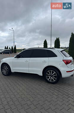 Позашляховик / Кросовер Audi Q5 2012 в 