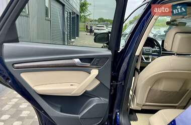 Позашляховик / Кросовер Audi Q5 2017 в 