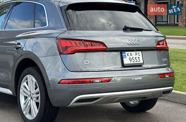 Внедорожник / Кроссовер Audi Q5 2017 в 