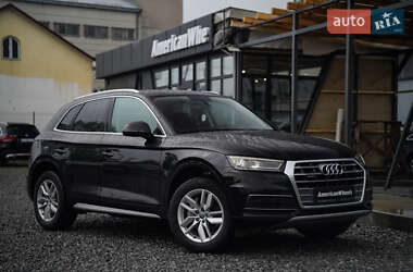 Позашляховик / Кросовер Audi Q5 2018 в 