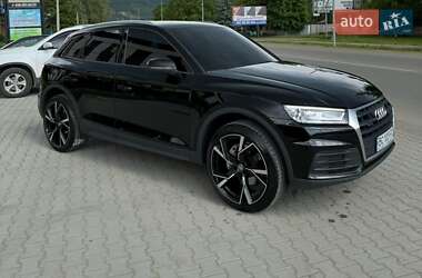 Внедорожник / Кроссовер Audi Q5 2017 в Виноградове