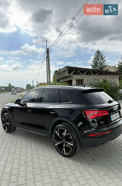 Внедорожник / Кроссовер Audi Q5 2017 в 