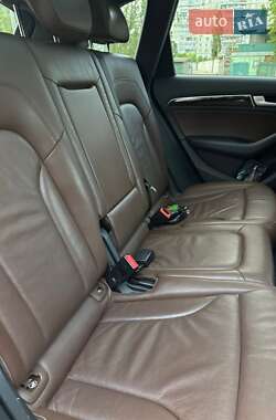 Внедорожник / Кроссовер Audi Q5 2012 в 