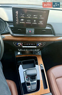 Внедорожник / Кроссовер Audi Q5 2021 в 