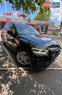 Внедорожник / Кроссовер Audi Q5 2017 в 