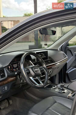 Внедорожник / Кроссовер Audi Q5 2019 в 