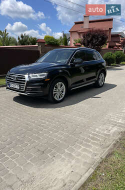 Позашляховик / Кросовер Audi Q5 2018 в 