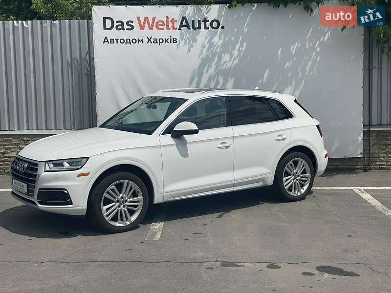 Внедорожник / Кроссовер Audi Q5 2018 в 