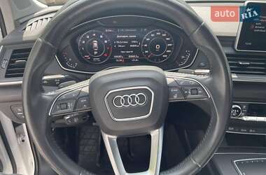 Внедорожник / Кроссовер Audi Q5 2018 в 
