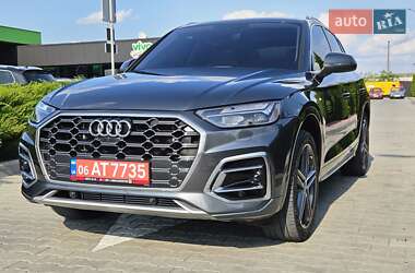 Внедорожник / Кроссовер Audi Q5 2021 в 