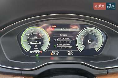 Внедорожник / Кроссовер Audi Q5 2021 в 