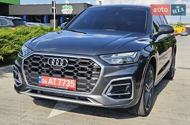 Внедорожник / Кроссовер Audi Q5 2021 в 