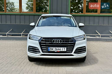Позашляховик / Кросовер Audi Q5 2020 в 