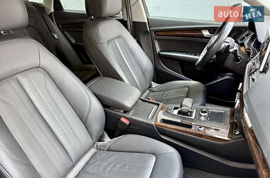 Позашляховик / Кросовер Audi Q5 2020 в 