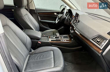 Позашляховик / Кросовер Audi Q5 2020 в 